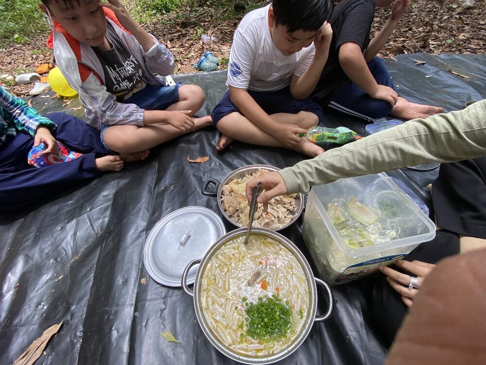 Nồi cháo gà chất lượng cho các em nhỏ