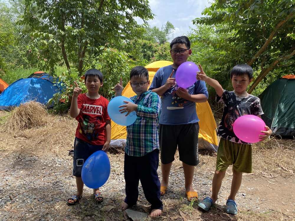 Đội về nhất khi thi giữ bóng bằng bụng