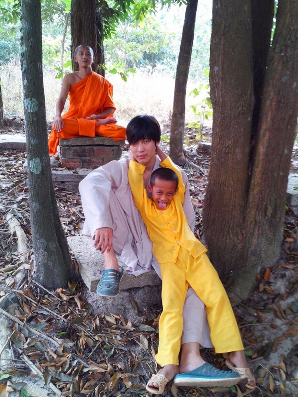 Tiun ngồi thiền 3 ngày 3 đêm không ăn không uống nhập định trong rừng