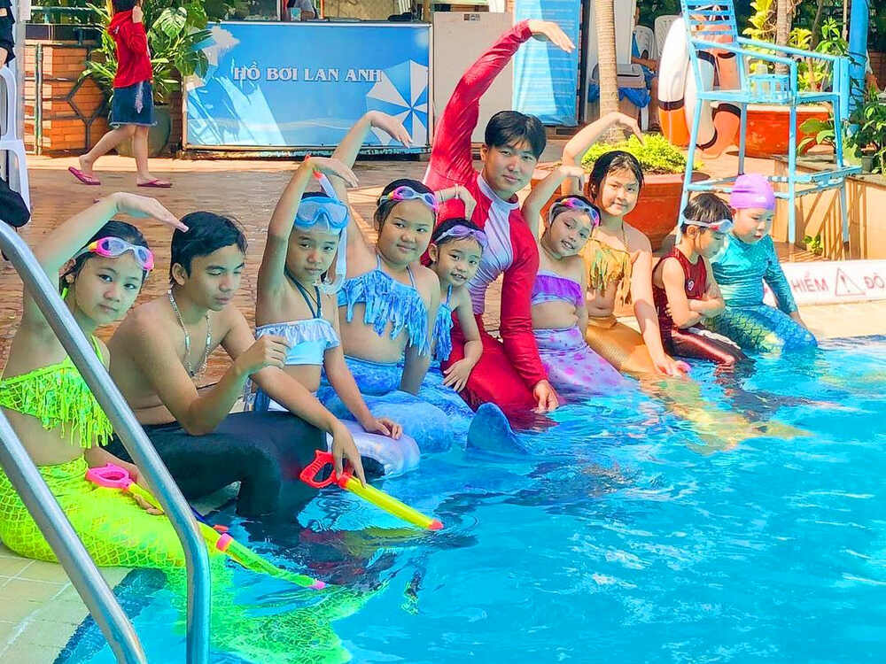 Tiun sở hữu học viên bơi lội nhiều nhất Việt Nam và có học trò khắp thế giới