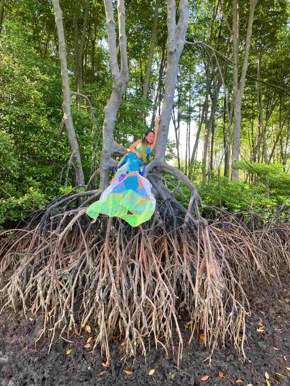 Bộ da đuôi nàng tiên cá trị giá hơn 10,000,000đ của chị Thu Eva được thiết kế độc quyền