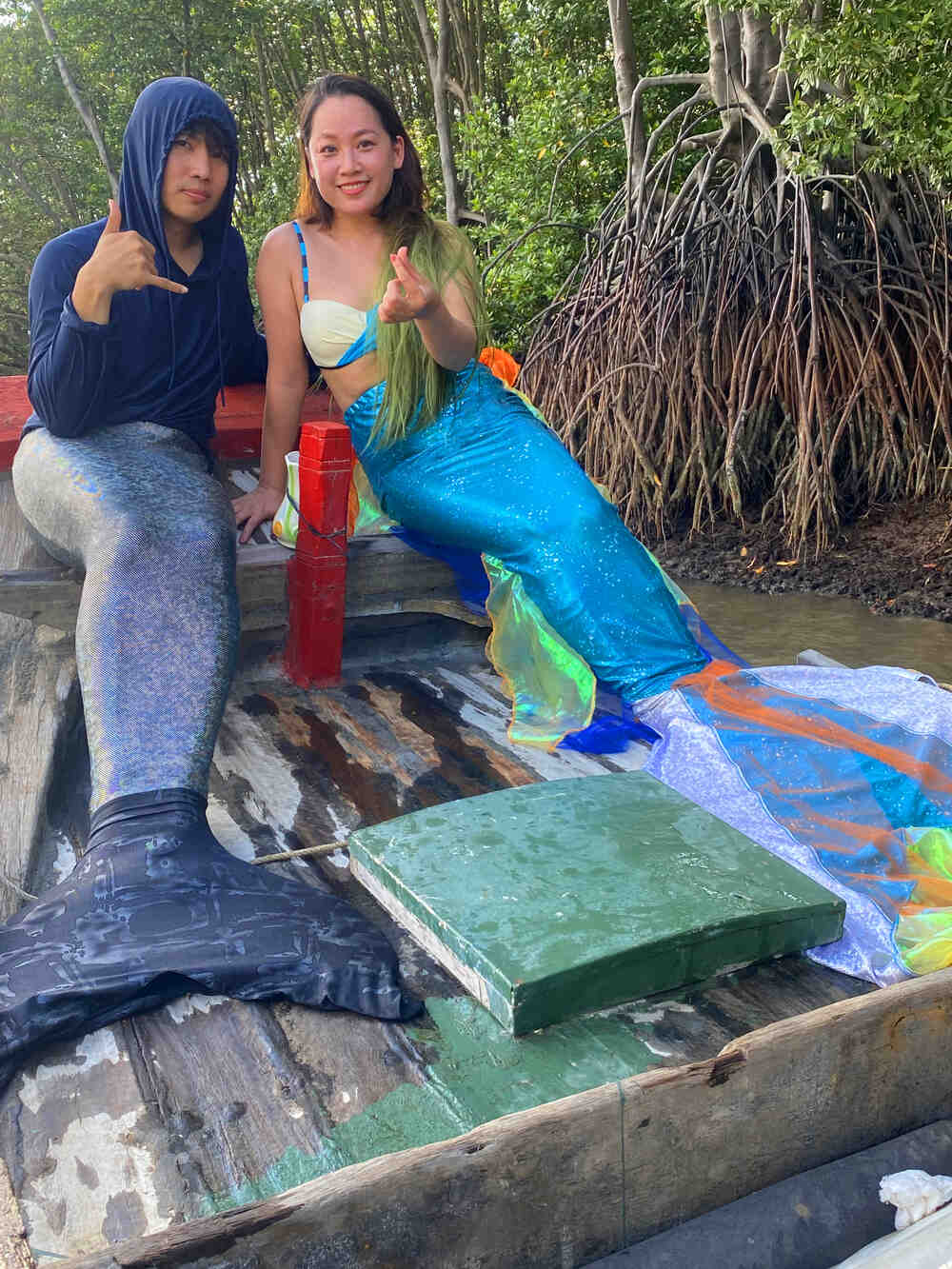 Muốn học bơi tiên cá chuẩn nhất Việt Nam liên hệ Tiun nhé cám ơn chị Thu Eva thả tim