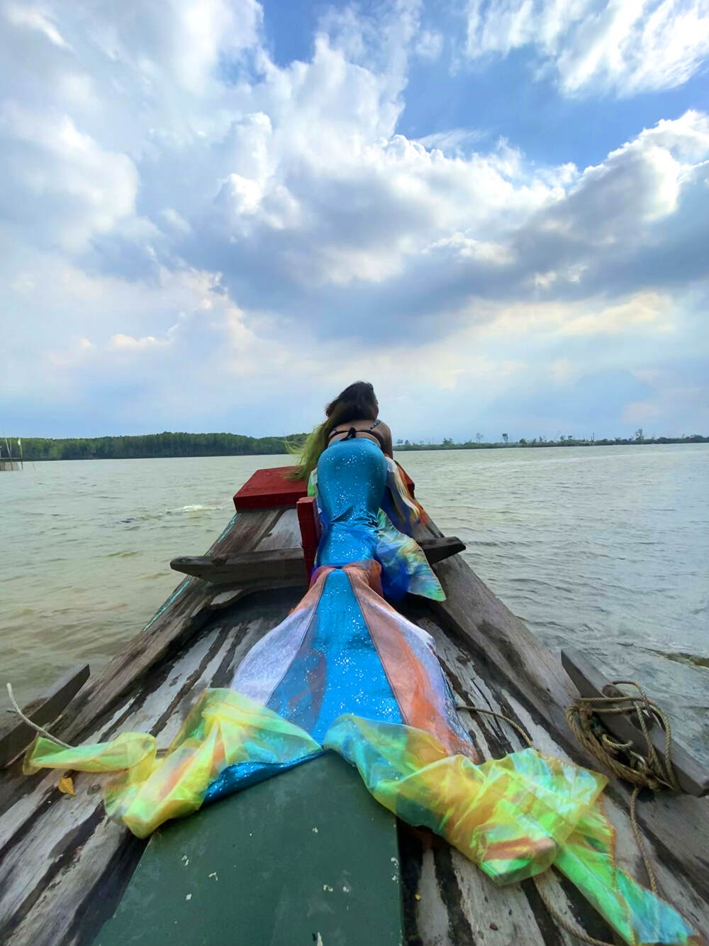 Nàng tiên cá Thu đi thuyền bát nhã tìm đường cứu rừng đước cùng hội người cá Tiun