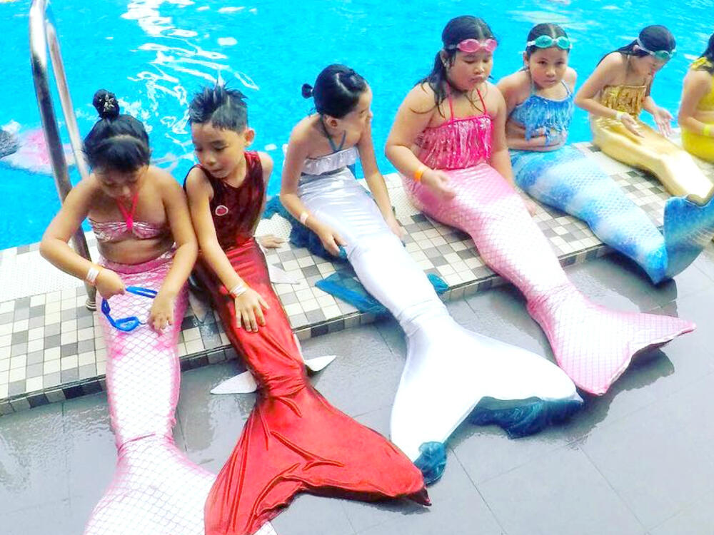 Học bơi tiên cá trực tiếp không cần thầy đến lớp nhưng học viên phải biết bơi căn bản