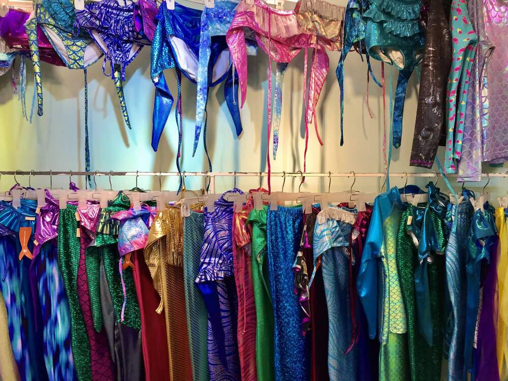 Cửa hàng đồ bơi tiên cá Tiun cũng là shop đầu tiên của Việt Nam