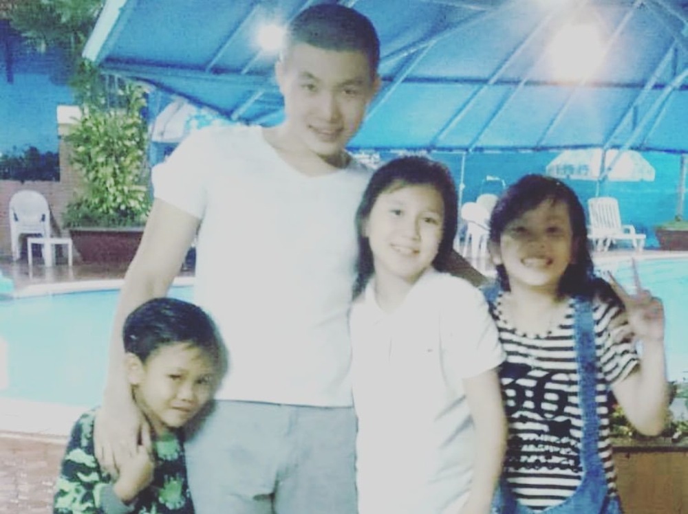 Chàng tiên cá Tiun dạy bơi 10 năm trước cho Euro hotgirl chân dài người Italy