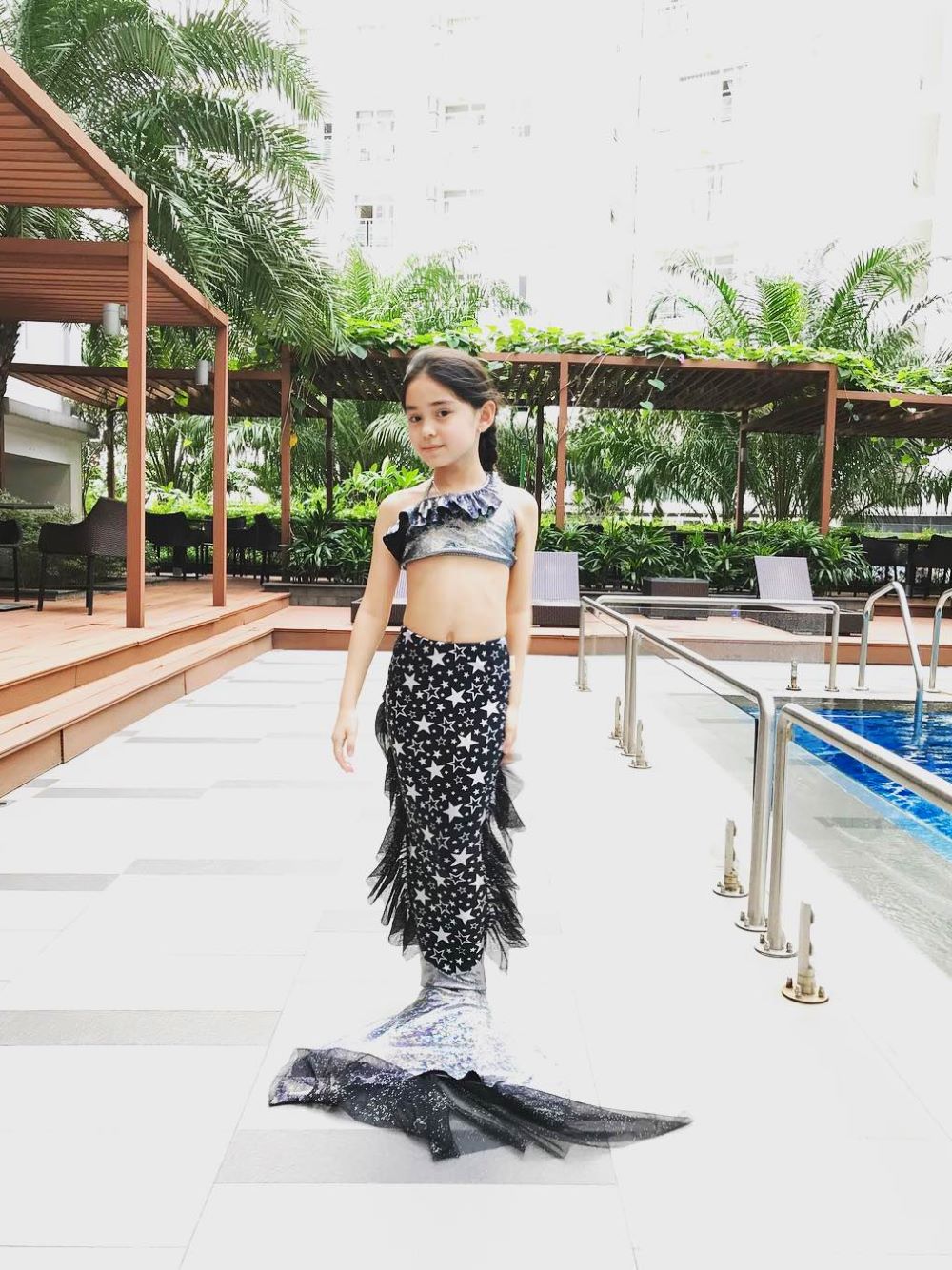 Chất liệu làm ra đuôi nàng tiên cá của Tiun