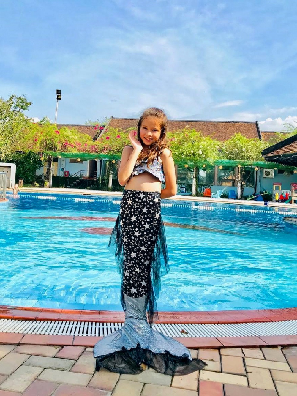 Bạn Emily đến từ Anh Quốc tham gia khóa học bơi tiên cá của Tiun