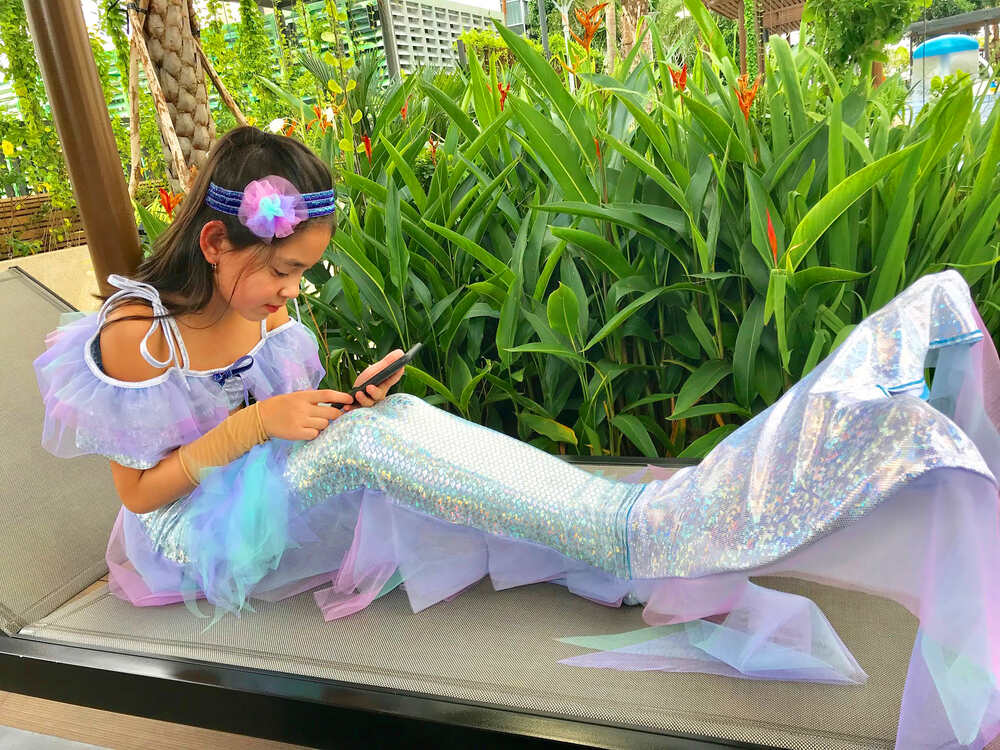 Mặt đồ bơi tiên cá Tiun mới có thể học và tập luyện bơi người cá đúng cách