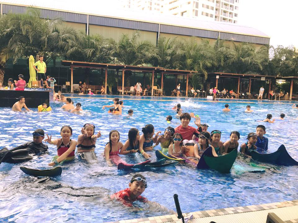 Làm sao để kiếm được tiền tỉ từ nghề nàng tiên cá