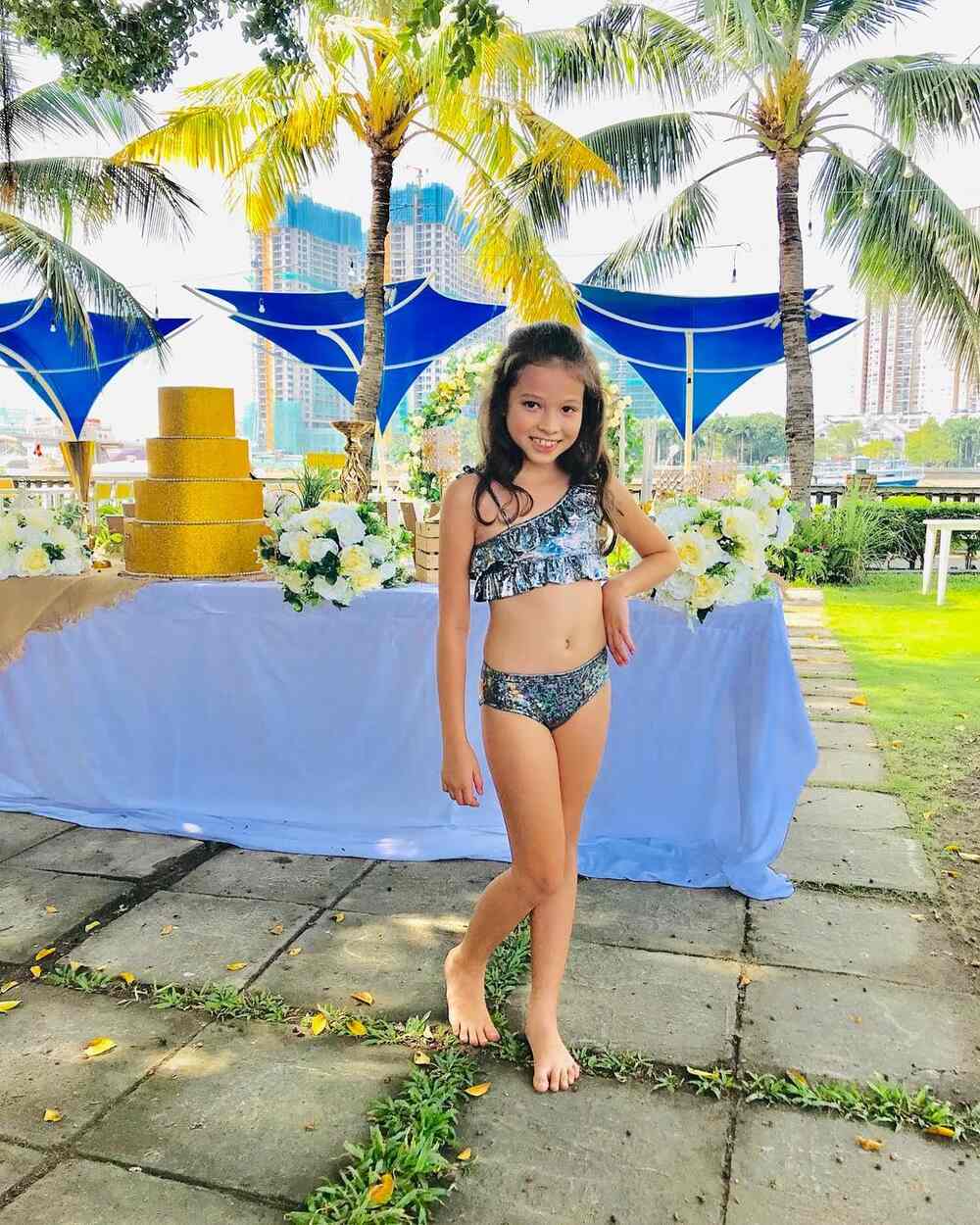 Mẫu đuôi nàng tiên cá Emily