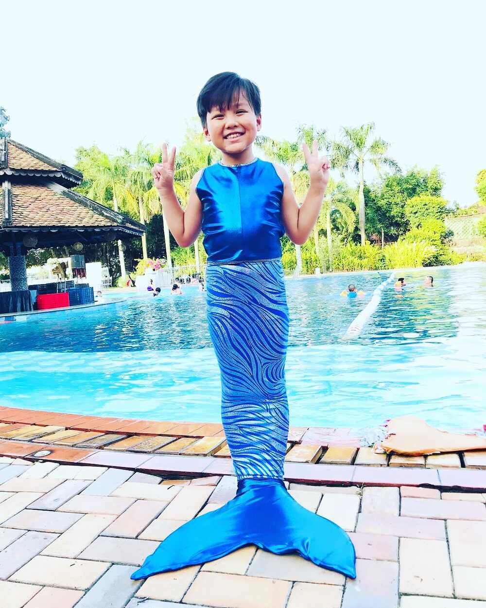 Mẫu đuôi chàng tiên cá Pasha