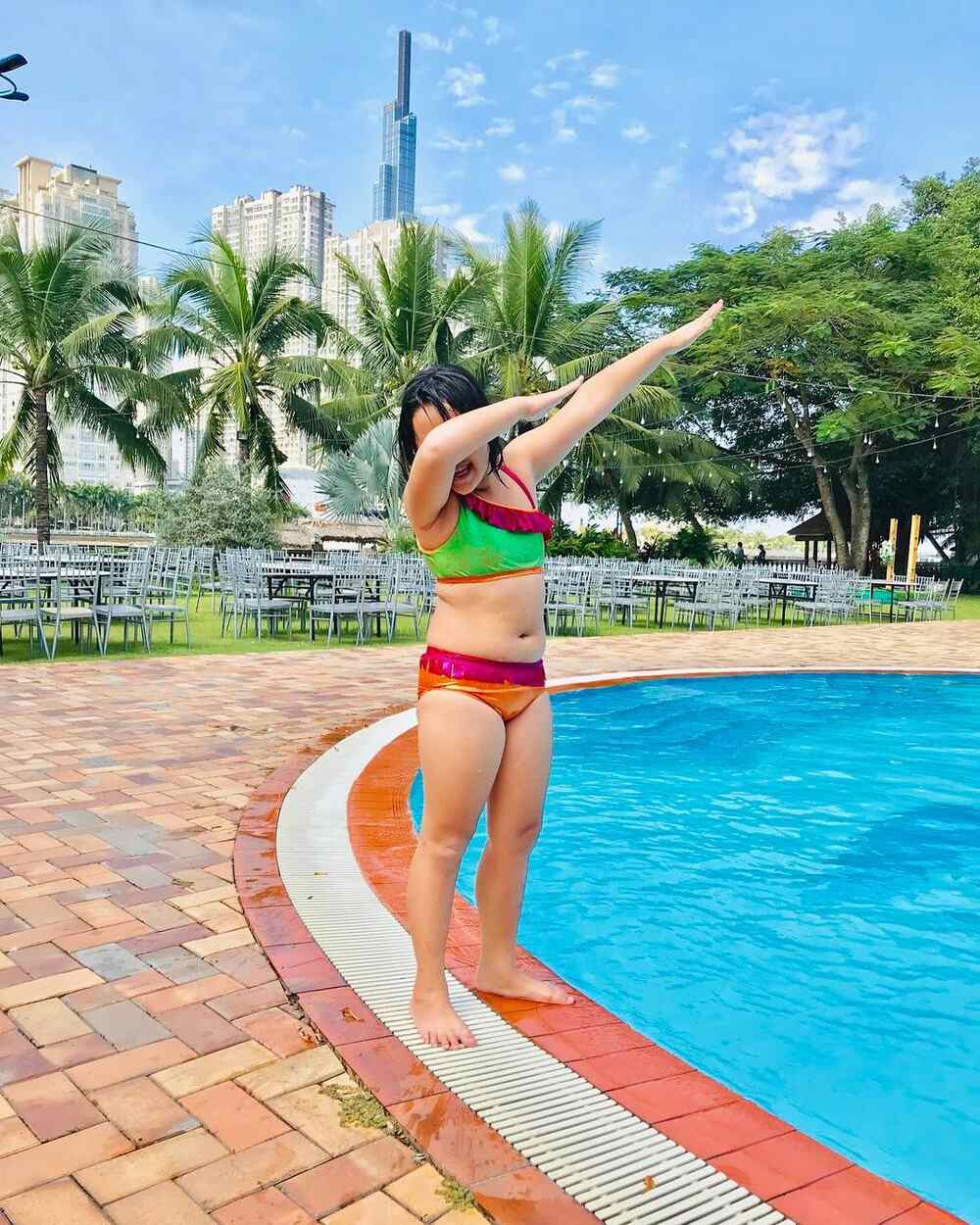 Mẫu đuôi nàng và chàng tiên cá