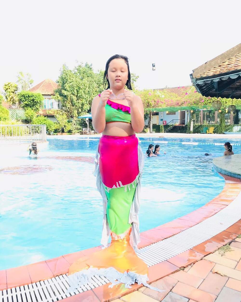 Mẫu đuôi nàng và chàng tiên cá