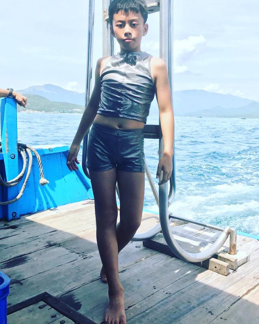 Mẫu đuôi nàng và chàng tiên cá