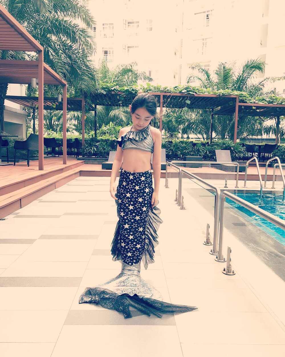 Mẫu đuôi nàng và chàng tiên cá