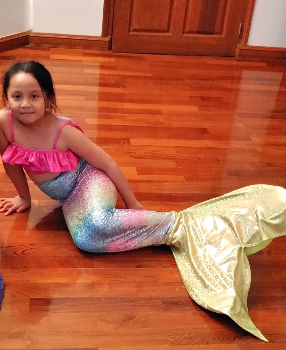 Mẫu đuôi nàng và chàng tiên cá