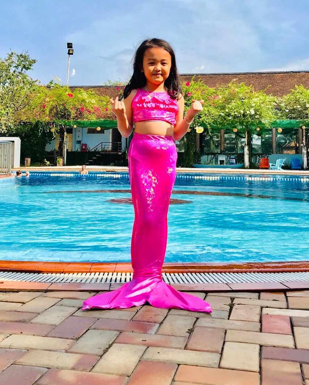 Mẫu đuôi nàng và chàng tiên cá