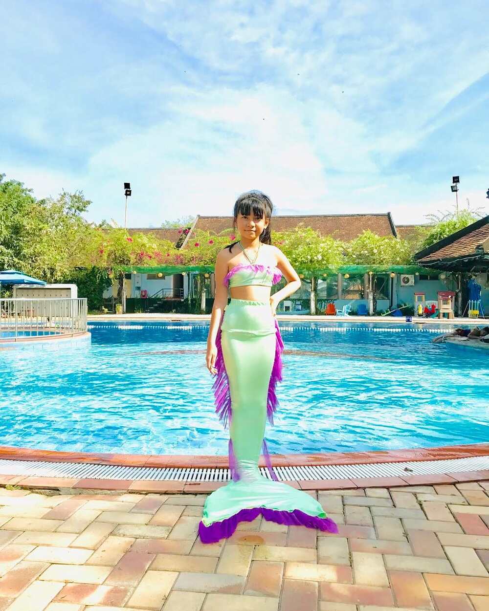 Mẫu đuôi nàng và chàng tiên cá