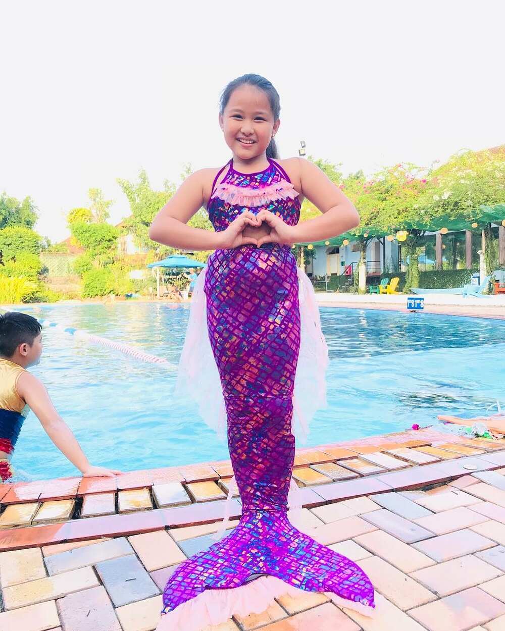 Mẫu đuôi nàng và chàng tiên cá