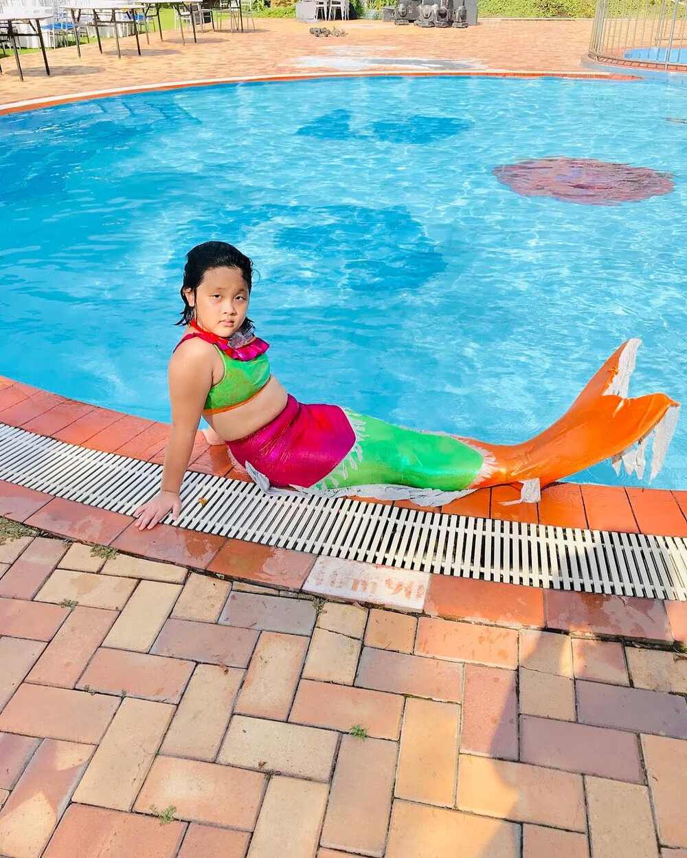 Mẫu đuôi nàng và chàng tiên cá