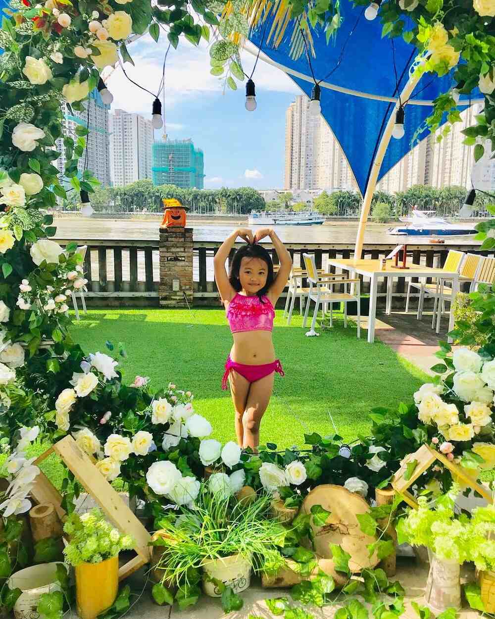 Mẫu đuôi nàng và chàng tiên cá