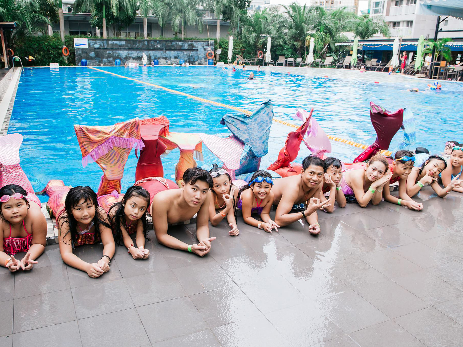 Tại sao muốn kiếm tiền nhiều phải lấy bằng nàng tiên cá quốc tế