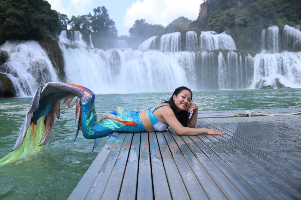 Nàng Tiên Cá Xuất Hiện Ở Thác Bản Giốc