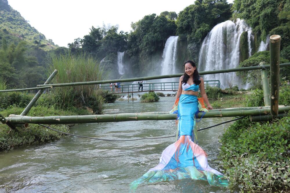 Nàng Tiên Cá Xuất Hiện Ở Thác Bản Giốc