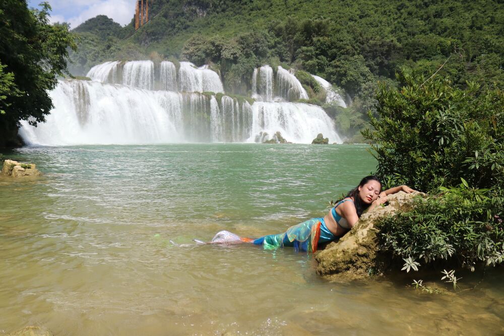 Nàng Tiên Cá Xuất Hiện Ở Thác Bản Giốc