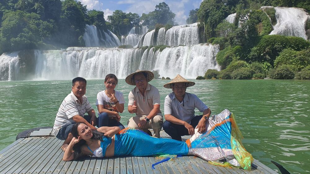 Nàng Tiên Cá Xuất Hiện Ở Thác Bản Giốc