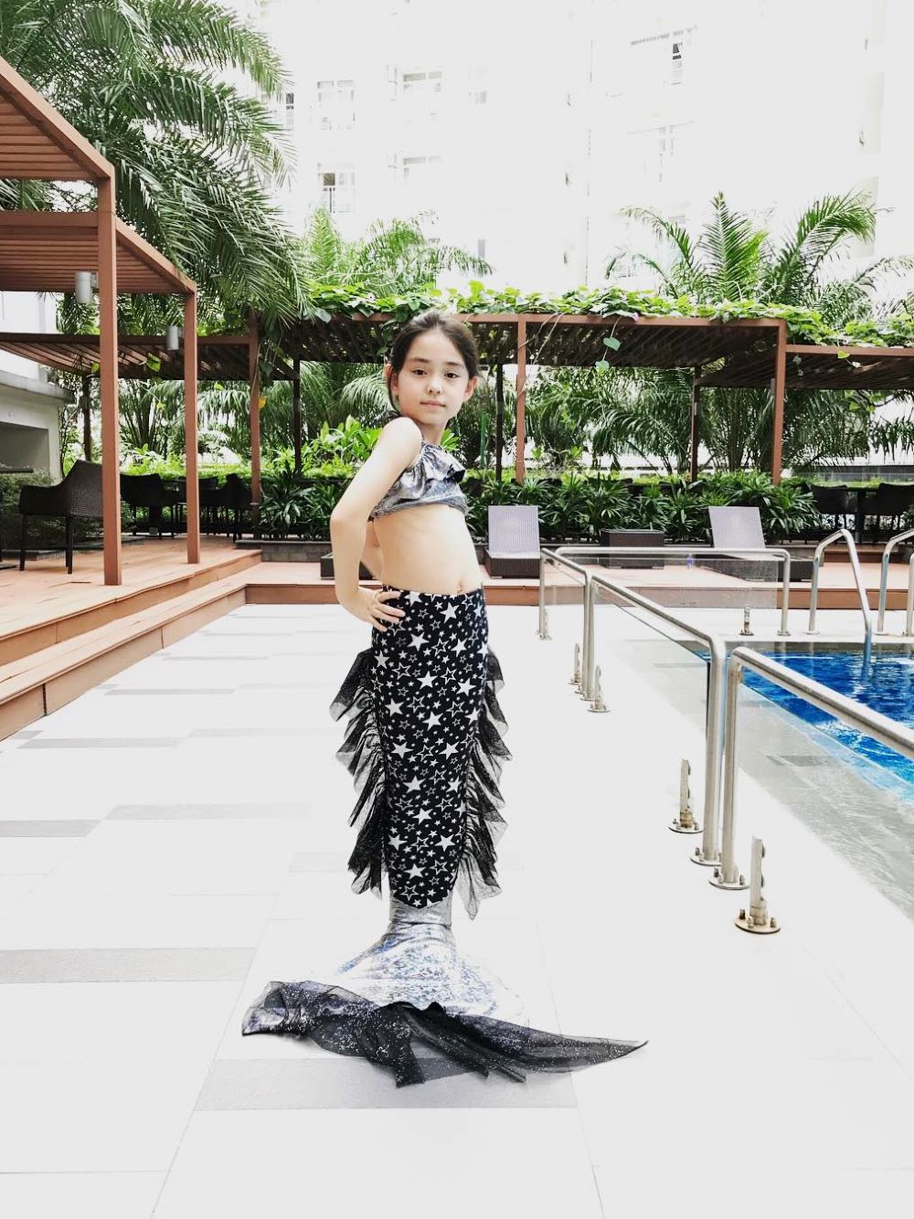 Đuôi nàng tiên cá sao đêm của Helena