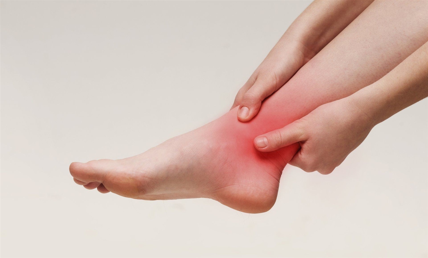 Viêm khớp mắt cá chân: Nguyên nhân, triệu chứng và cách điều trị