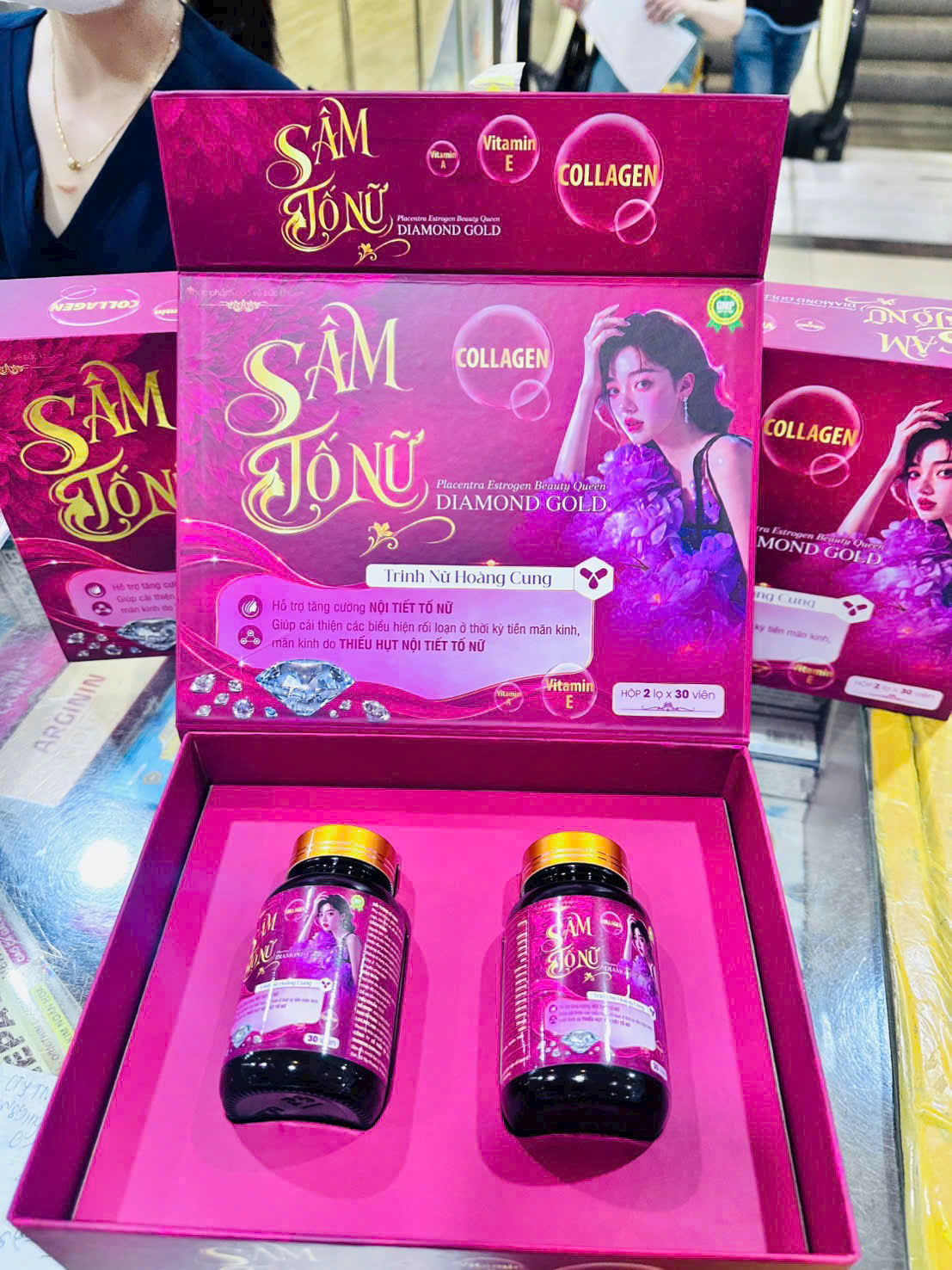 Viên uống Sâm Tố Nữ Diamond Gold hỗ trợ tăng cường nội tiết tố nữ Hộp 2 lọ x 30 viên