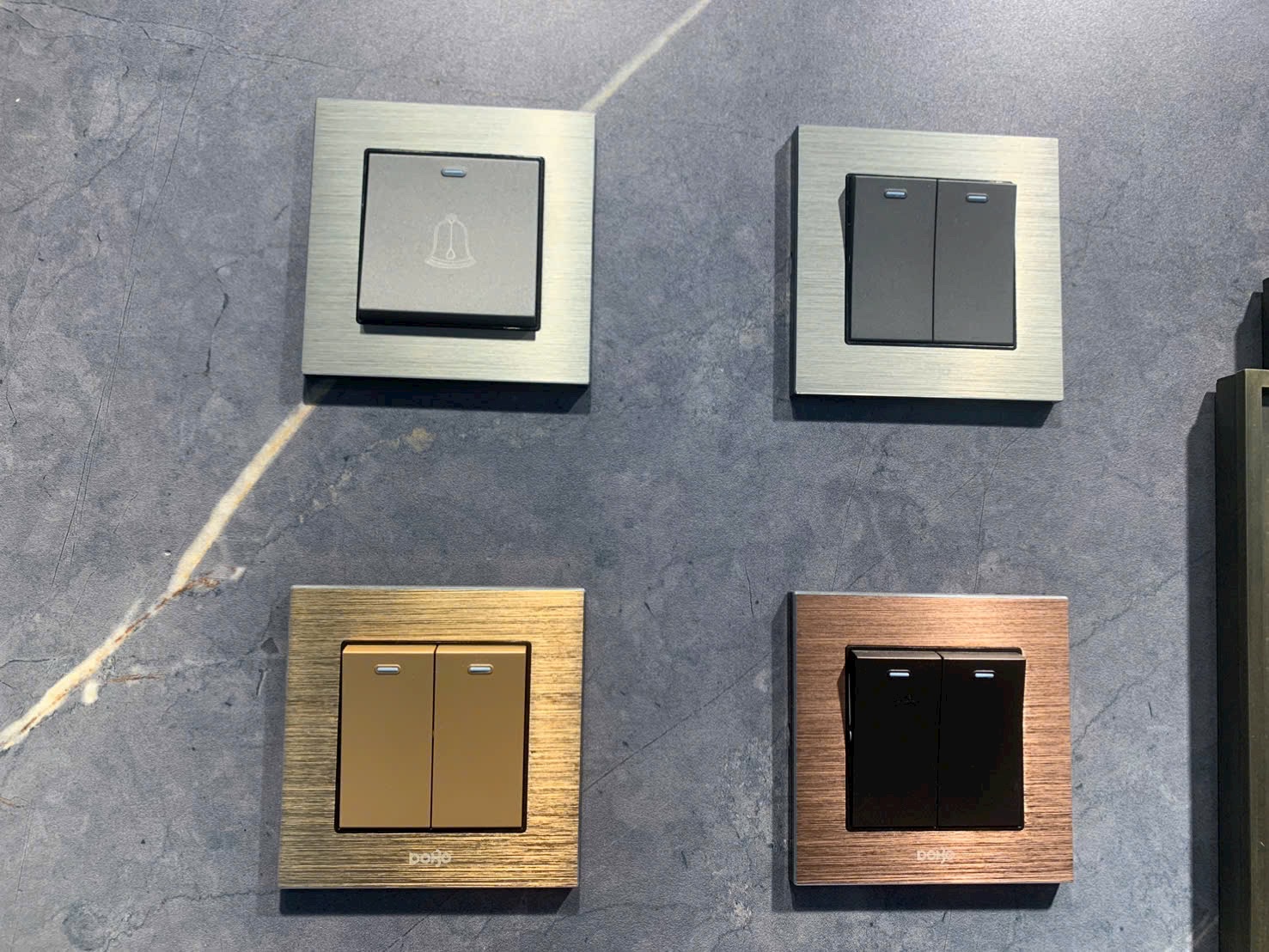 Nên Mua Công Tắc Ổ Cắm Cho Nhà Mới Như Thế Nào Là Tốt? Hướng Dẫn Chi Tiết Từ A–Z