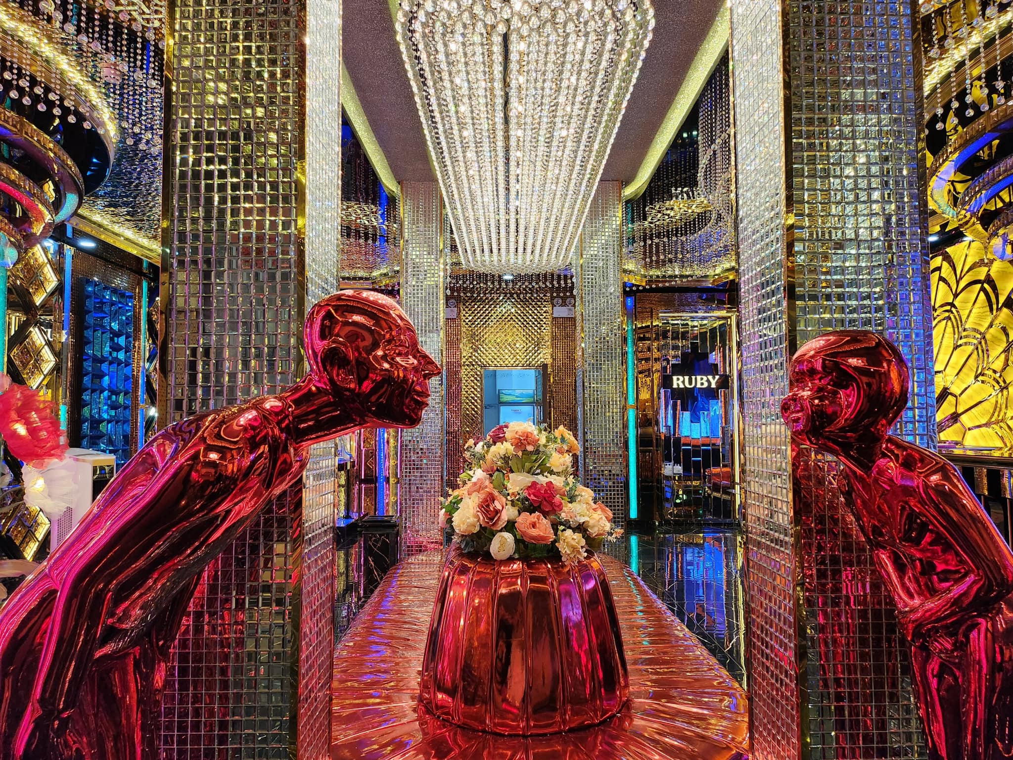 Hình ảnh thực tế thiết kế thi công karaoke ruby