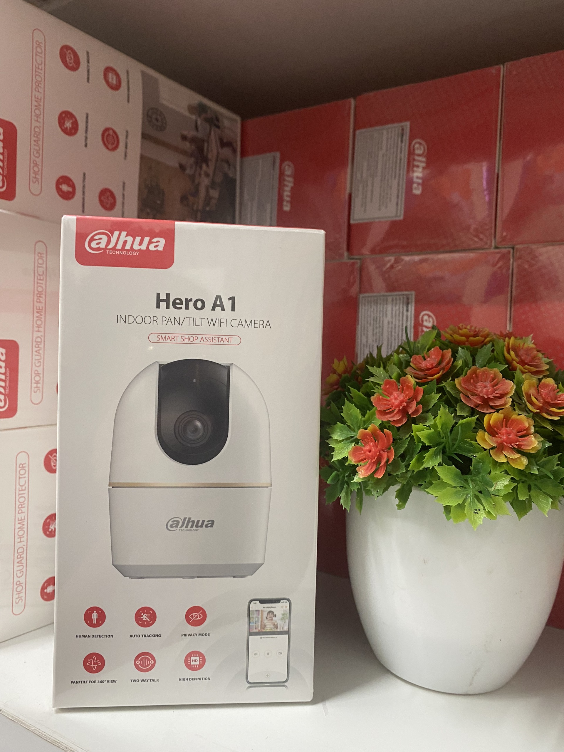 Camera wifi 4.0 Dahua DH-H4AE - Trong nhà, xoay, báo động còi hú, app DMSS