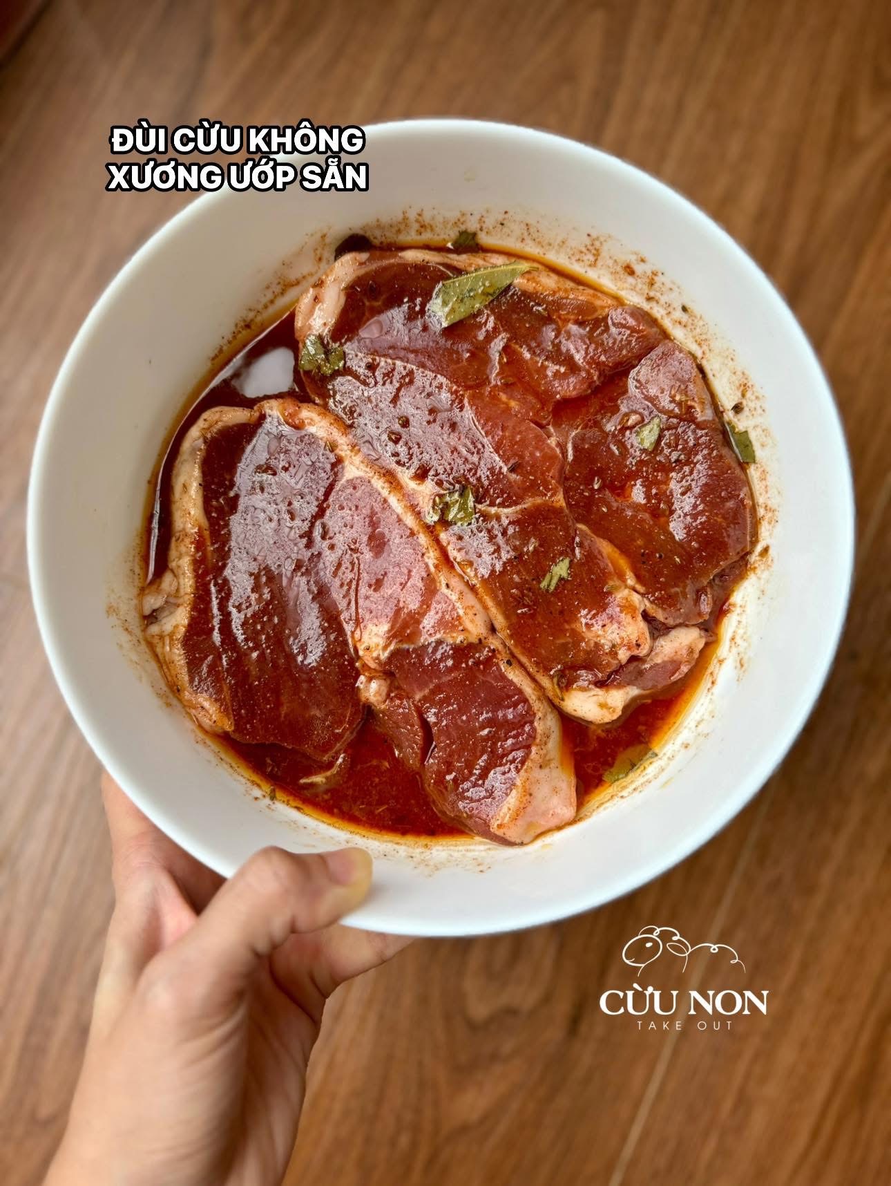Đùi cừu không xương ướp sẵn