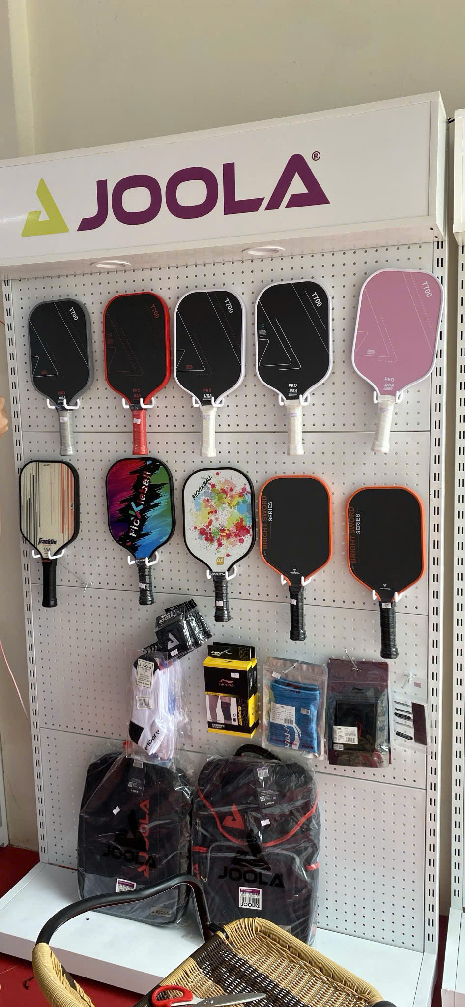 Móc gác vợt pickleball-Móc trưng bày vợt pickleball