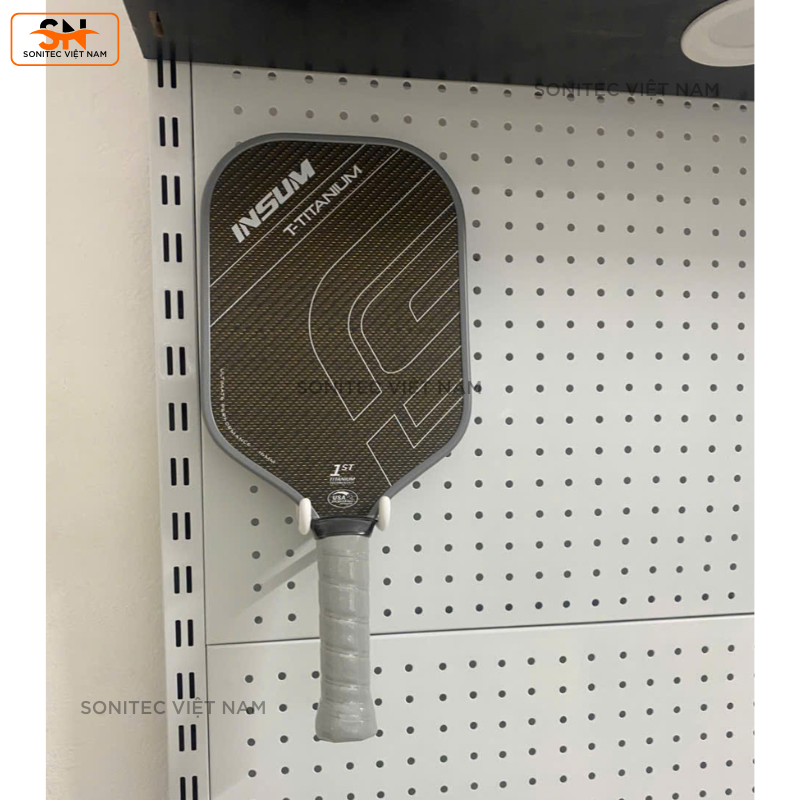 Móc Treo Vợt Pickleball Cài Tôn Lỗ – Trưng Bày Gọn Gàng, Bền Đẹp, Dễ Lắp