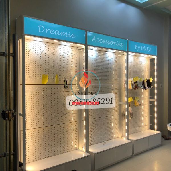 Kệ Treo Ốp Lưng – Phụ Kiện Điện Thoại Có Tủ | Khung Sắt + Hộp Đèn Logo LED