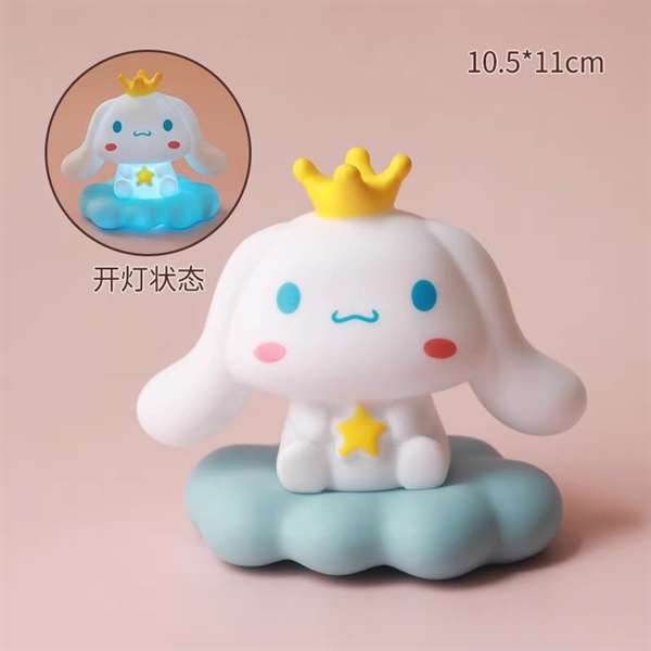 Trang trí mô hình chó tai dài Cinnamoroll ngồi mây xanh