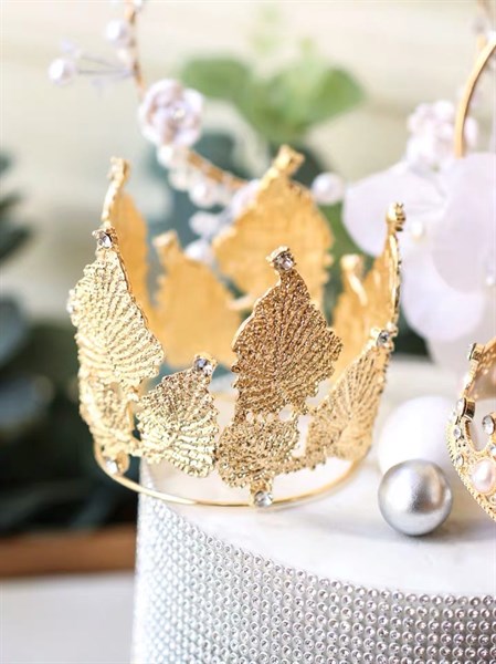 Vương miện lá vàng