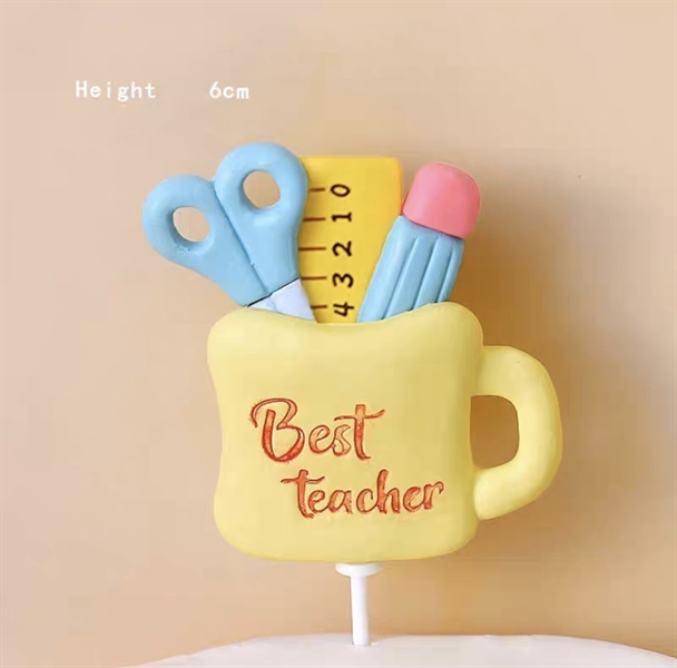 Trang trí gốm mềm hộp màu vàng đựng bút thước (GV)