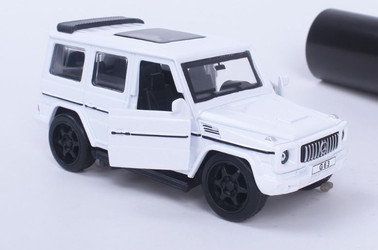 Trang trí xe SUV 7 chỗ trắng bé