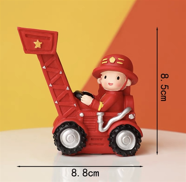 Trang trí sứ lính cứu hỏa + xe