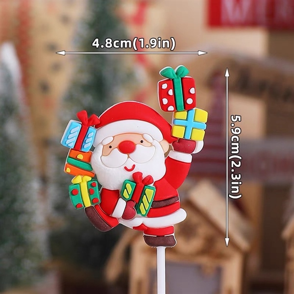 Trang trí slc GS ông già Noel ôm rất nhiều hộp quà (CC)