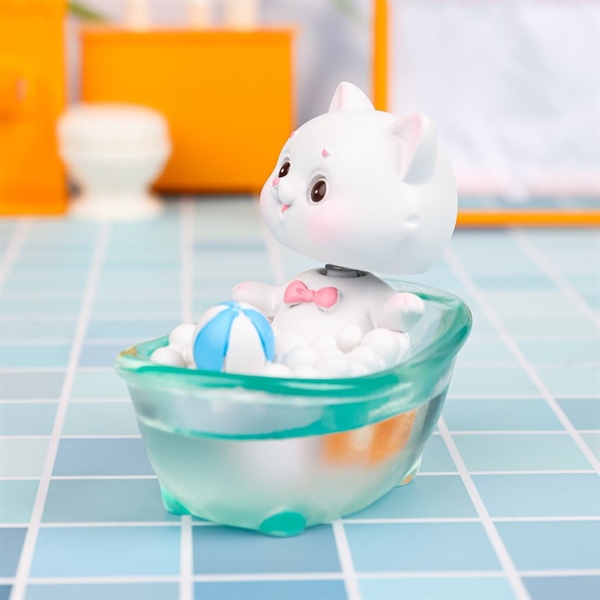 Trang trí sứ mèo ngồi bồn tắm