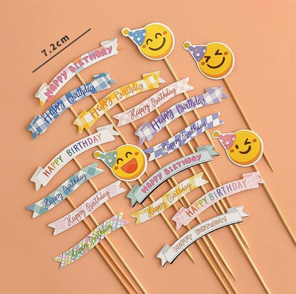 10 Set 18 que cắm HPBD nền kẻ caro + 4 mặt cười (QCG)