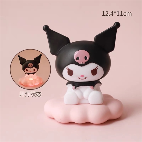 Trang trí mô hình Kuromi tai đen ngồi mây hồng